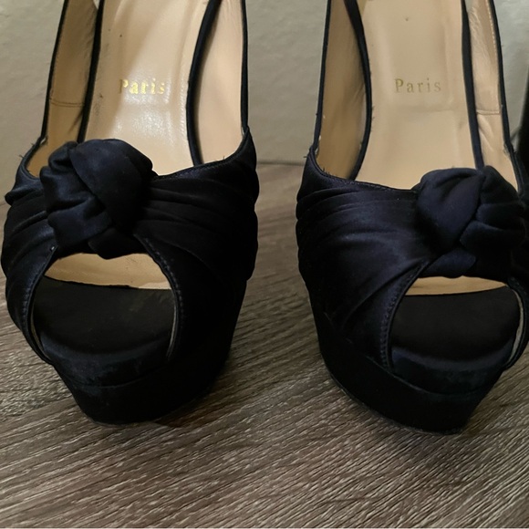 Authentic Christian Louboutin Jenny - Picture 5 of 9